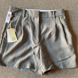 NWT Aritzia Wilfred Effortless Short 5” Basalt Grey size 8
